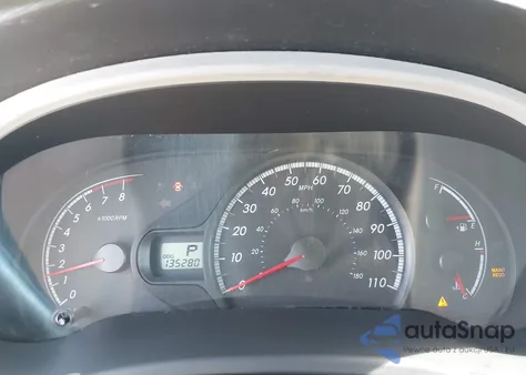 2011 Toyota Sienna Le V6 z USA, uszkodzony, nr VIN 5TDKK3DC5BS138299